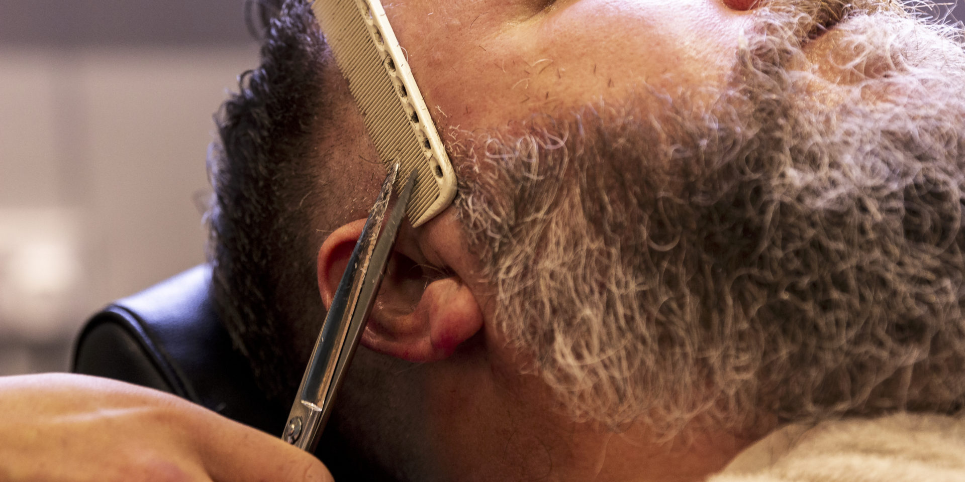 BEARD TRIMS AT WILES STUDIOS IN NORTHAMPTON